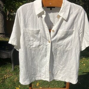 Women’s White Short Sleeve blouse